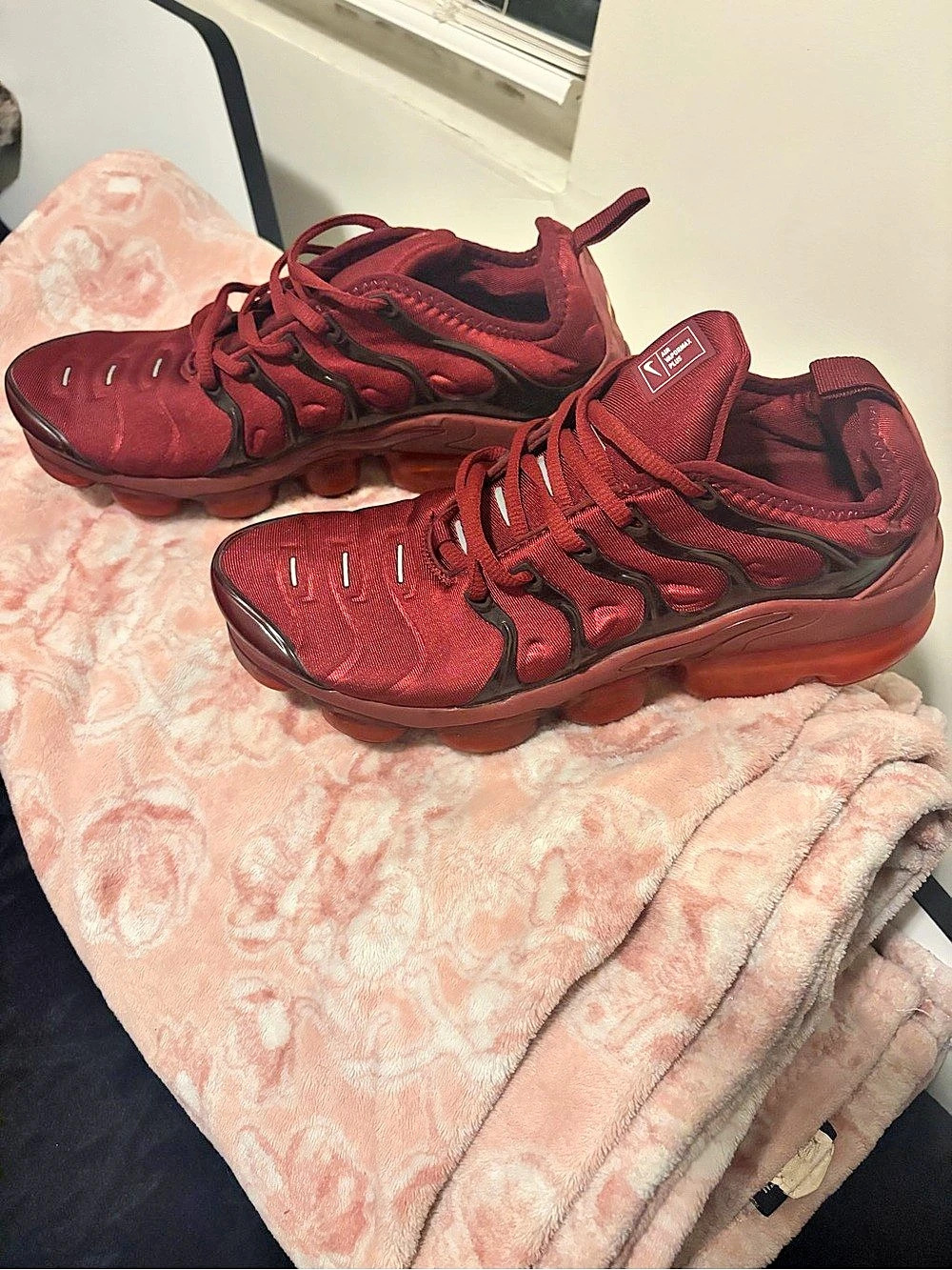 Nike Air VaporMax Red Athletic Shoes US 8.5